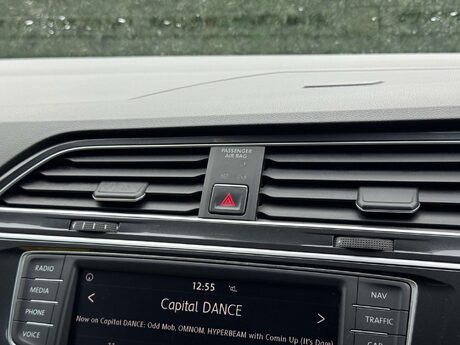 Volkswagen Tiguan 2.0 Tiguan SE Nav TDI BlueMotion Technology 4Motion 4WD 5dr 25