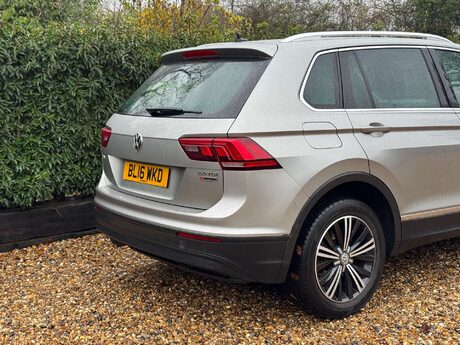 Volkswagen Tiguan 2.0 Tiguan SE Nav TDI BlueMotion Technology 4Motion 4WD 5dr 12