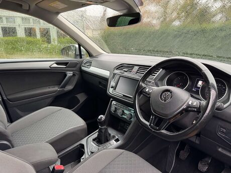 Volkswagen Tiguan 2.0 Tiguan SE Nav TDI BlueMotion Technology 4Motion 4WD 5dr 15