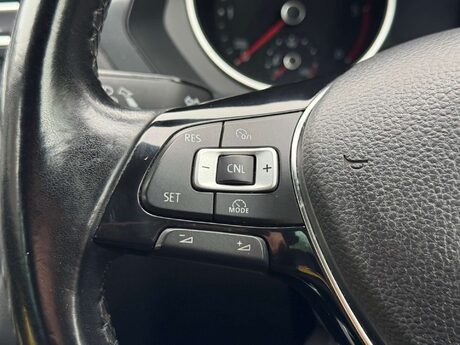 Volkswagen Tiguan 2.0 Tiguan SE Nav TDI BlueMotion Technology 4Motion 4WD 5dr 37