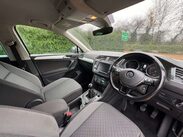 Volkswagen Tiguan 2.0 Tiguan SE Nav TDI BlueMotion Technology 4Motion 4WD 5dr 30