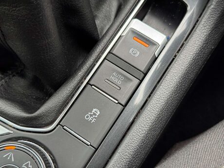 Volkswagen Tiguan 2.0 Tiguan SE Nav TDI BlueMotion Technology 4Motion 4WD 5dr 43