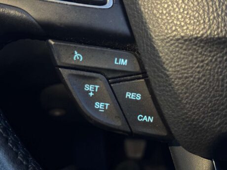 Ford Focus 1.0 Focus Titanium X 5dr 32