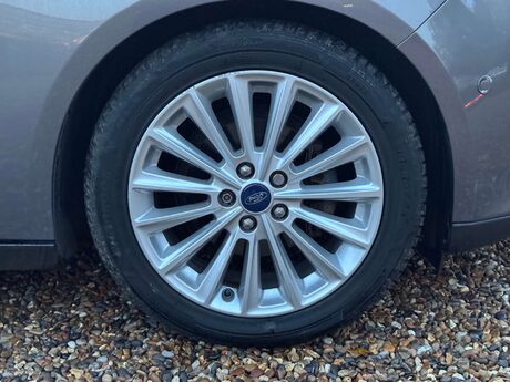 Ford Focus 1.0 Focus Titanium X 5dr 37