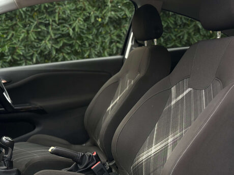 Vauxhall Corsa 1.4 Corsa Limited Edition S/S 3dr 35