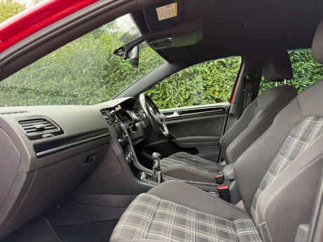 Volkswagen Golf 2.0 Golf GTD 5dr 8