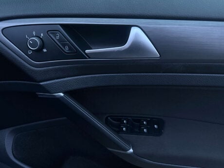 Volkswagen Golf 1.0 Golf SE Nav TSi 5dr 26