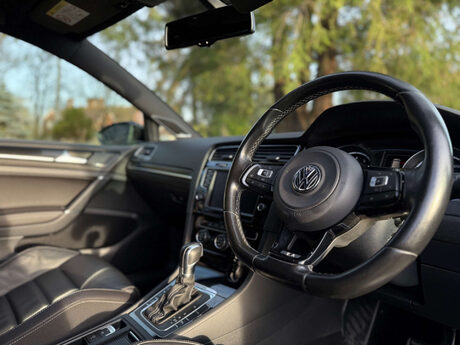 Volkswagen Golf 2.0 Golf R DSG 4WD 5dr 42