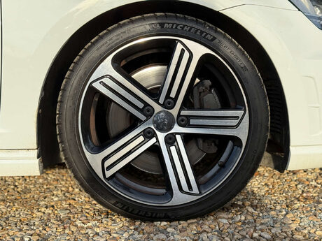 Volkswagen Golf 2.0 Golf R DSG 4WD 5dr 52