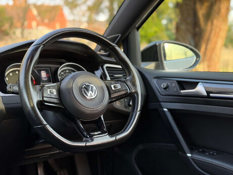 Volkswagen Golf 2.0 Golf R DSG 4WD 5dr 3