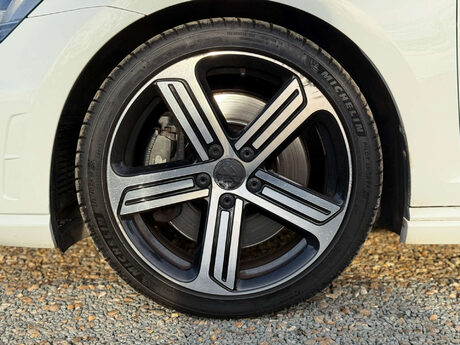 Volkswagen Golf 2.0 Golf R DSG 4WD 5dr 33