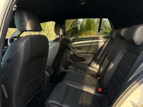 Volkswagen Golf 2.0 Golf R DSG 4WD 5dr 27