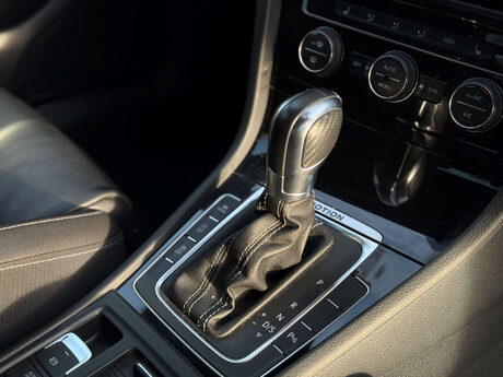 Volkswagen Golf 2.0 Golf R DSG 4WD 5dr 36