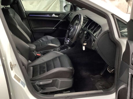 Volkswagen Golf 2.0 Golf R DSG 4WD 5dr 7