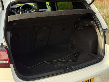 Volkswagen Golf 2.0 Golf R DSG 4WD 5dr 28