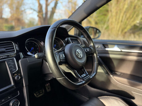 Volkswagen Golf 2.0 Golf R DSG 4WD 5dr 17