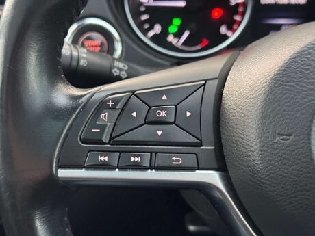 Nissan Qashqai 1.5 Qashqai N-Connecta dCi 5dr 8