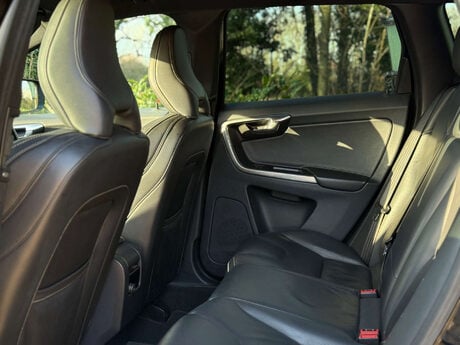 Volvo XC60 2.4 XC60 R-Design Nav D5 AWD Auto 4WD 5dr 7