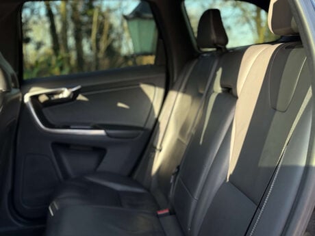 Volvo XC60 2.4 XC60 R-Design Nav D5 AWD Auto 4WD 5dr 6