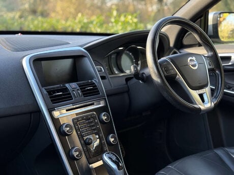 Volvo XC60 2.4 XC60 R-Design Nav D5 AWD Auto 4WD 5dr 14