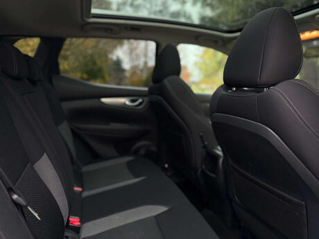 Nissan Qashqai 1.5 Qashqai N-Connecta dCi 5dr 33