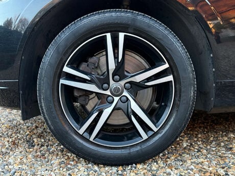 Volvo XC60 2.0 T5 R-Design Auto AWD Euro 6 (s/s) 5dr 41