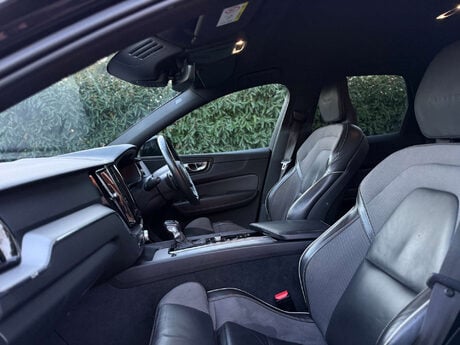 Volvo XC60 2.0 T5 R-Design Auto AWD Euro 6 (s/s) 5dr 26