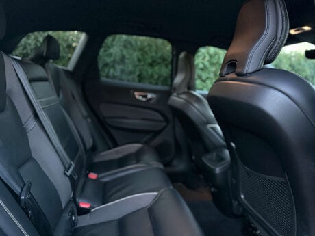 Volvo XC60 2.0 T5 R-Design Auto AWD Euro 6 (s/s) 5dr 34