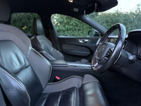 Volvo XC60 2.0 T5 R-Design Auto AWD Euro 6 (s/s) 5dr 19