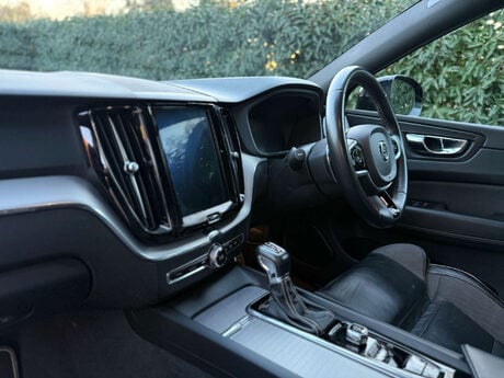 Volvo XC60 2.0 T5 R-Design Auto AWD Euro 6 (s/s) 5dr 24