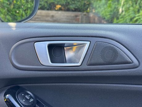 Ford Fiesta 1.0T EcoBoost Titanium Euro 6 (s/s) 5dr 27