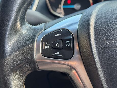 Ford Fiesta 1.0T EcoBoost Titanium Euro 6 (s/s) 5dr 17