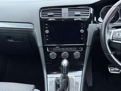 Volkswagen Golf 2.0 Golf R-Line TDI BlueMotion Technology Semi-Auto 5dr 13