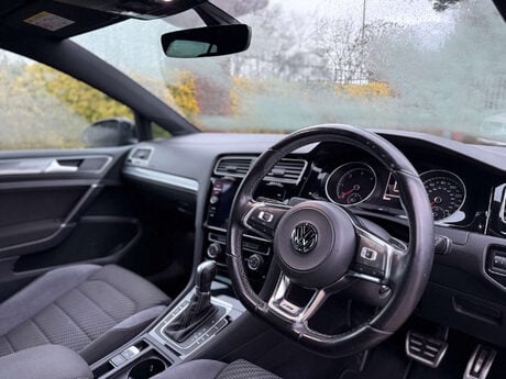 Volkswagen Golf 2.0 Golf R-Line TDI BlueMotion Technology Semi-Auto 5dr 7