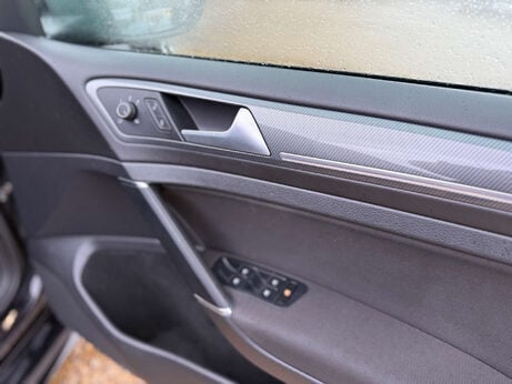 Volkswagen Golf 2.0 Golf R-Line TDI BlueMotion Technology Semi-Auto 5dr 4