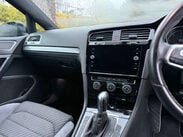 Volkswagen Golf 2.0 Golf R-Line TDI BlueMotion Technology Semi-Auto 5dr 6