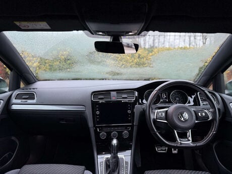 Volkswagen Golf 2.0 Golf R-Line TDI BlueMotion Technology Semi-Auto 5dr 15