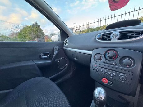 Renault Clio 1.4 Clio Dynamique 3dr 16