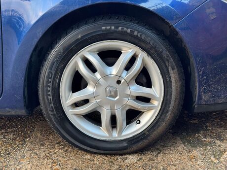 Renault Clio 1.4 Clio Dynamique 3dr 23