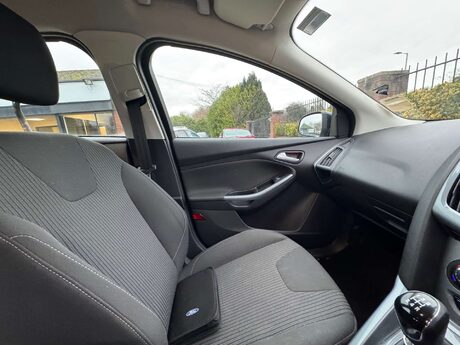 Ford Focus 1.6 Focus Titanium 125 5dr 12