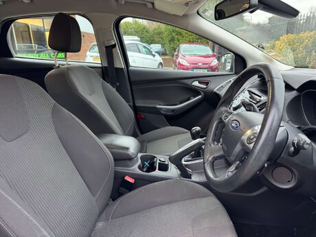 Ford Focus 1.6 Focus Titanium 125 5dr 9