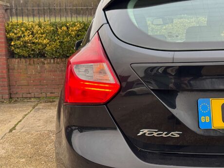 Ford Focus 1.6 Focus Titanium 125 5dr 6