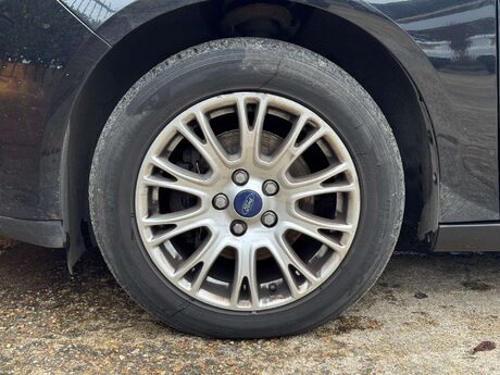 Ford Focus 1.6 Focus Titanium 125 5dr 27