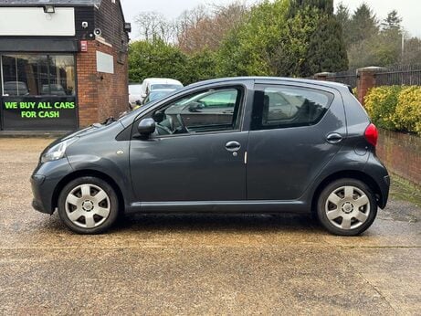 Toyota Aygo 1.0 Aygo+ VVT-i Semi-Auto 5dr 4