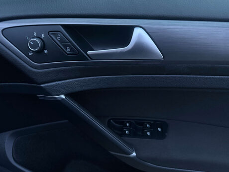 Volkswagen Golf 1.0 Golf SE Nav TSi 5dr 27