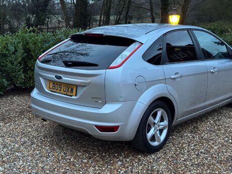 Ford Focus 1.6 Focus Zetec TDCi 109 5dr 9