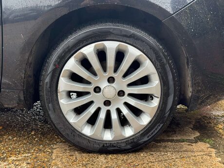 Ford Ka 1.2 Ka Zetec 3dr 26