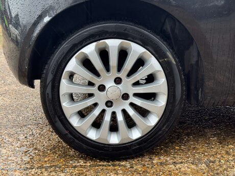 Ford Ka 1.2 Ka Zetec 3dr 25