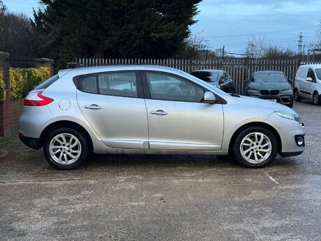 Renault Megane 1.5 Megane Dynamique TomTom DCI 5dr 8