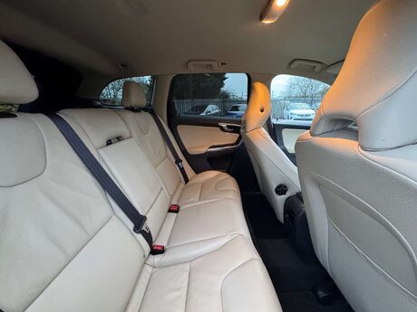 Volvo XC60 2.4 XC60 SE Luxury Nav D5 AWD 4WD 5dr 38